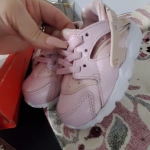 Nike huarache pink toddler